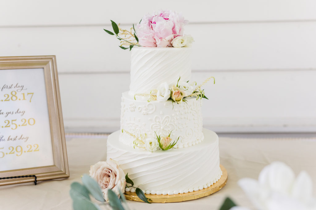 a wedding cake at clovernook country club